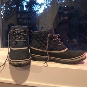 Eddie Bauer Navy Blue Snow Boots